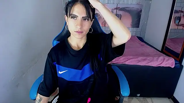 Anniee x online show from September 29, 2025, 12:33 pm