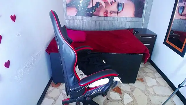 Anniee x online show from February 27, 2026, 1:00 pm