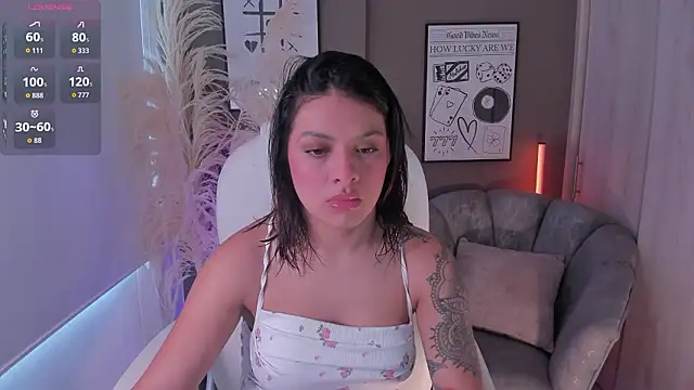 Snapshot of NiiaEvanss chatting on February 28, 2026, 3:33 pm NiiaEvanss online show from February 28, 2026, 3:33 pm