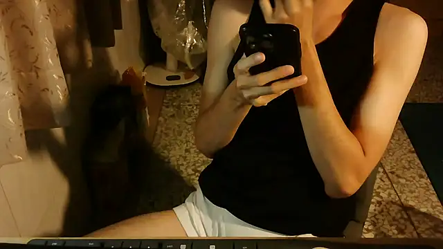 Snapshot of KYU890428 chatting on October 25, 2025, 4:29 pm KYU890428 online show from October 25, 2025, 4:29 pm