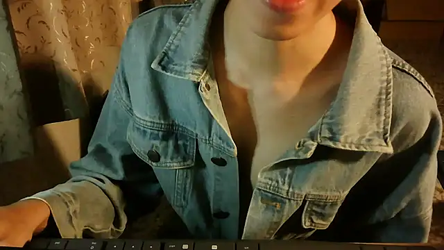 Snapshot of KYU890428 chatting on November 16, 2025, 4:34 pm KYU890428 online show from November 16, 2025, 4:34 pm