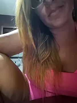 Snapshot of AliceRuivinha2 chatting on March 6, 2025, 11:31 pm AliceRuivinha2 online show from March 6, 2025, 11:31 pm