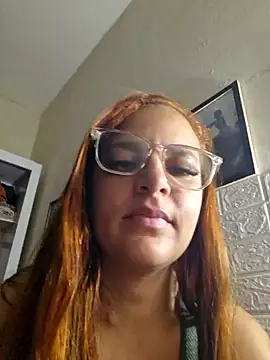 Snapshot of AliceRuivinha2 chatting on October 5, 2025, 5:09 am AliceRuivinha2 online show from October 5, 2025, 5:09 am