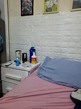 Snapshot of AliceRuivinha2 chatting on October 1, 2025, 7:57 am AliceRuivinha2 online show from October 1, 2025, 7:57 am