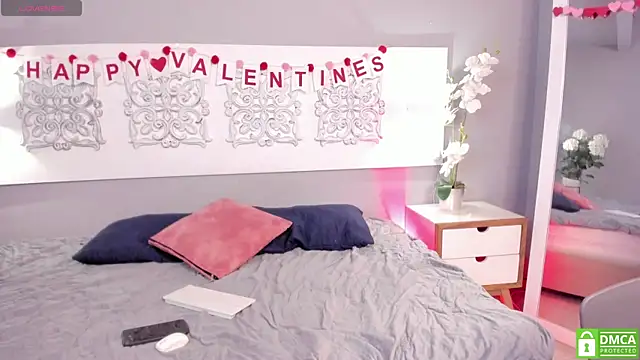 Snapshot of iriis_rosse chatting on February 14, 2025, 9:21 pm iriis rosse online show from February 14, 2025, 9:21 pm