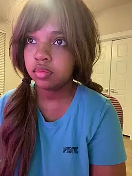 AwkwardJasminee online show from February 10, 2026, 12:37 pm