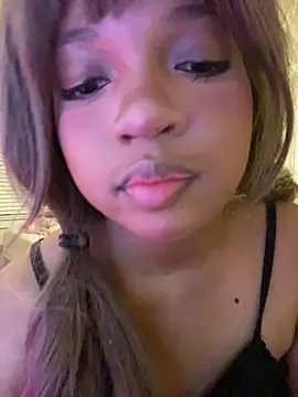 AwkwardJasminee online show from February 4, 2026, 9:04 am