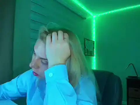 HappyIva online show from November 26, 2025, 8:36 am