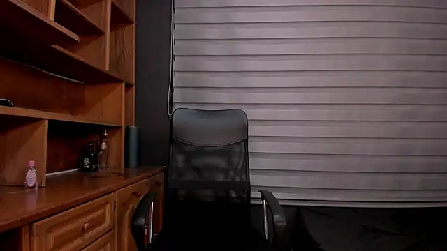 adam piarse01 online show from March 17, 2025, 9:55 am