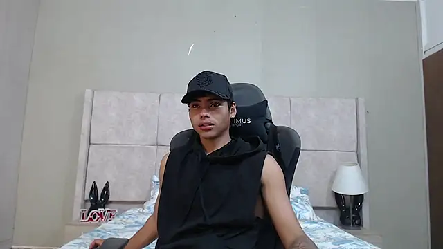 Snapshot of adam_piarse01 chatting on July 31, 2026, 2:00 am adam piarse01 online show from July 31, 2026, 2:00 am