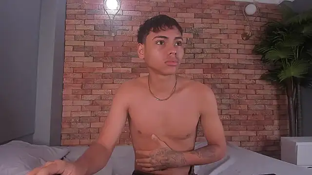 adam piarse01 online show from December 3, 2025, 9:14 pm