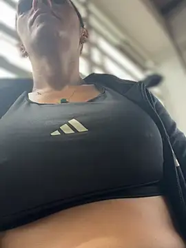 Samantha bigboobs online show from May 12, 2026, 3:18 pm