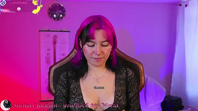 Snapshot of _zephyr_ chatting on September 20, 2025, 8:36 pm  zephyr  online show from September 20, 2025, 8:36 pm