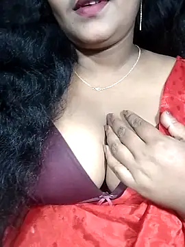 YERY HOT online show from November 25, 2025, 5:46 pm