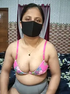 Hot Nila online show from June 30, 2026, 4:40 pm