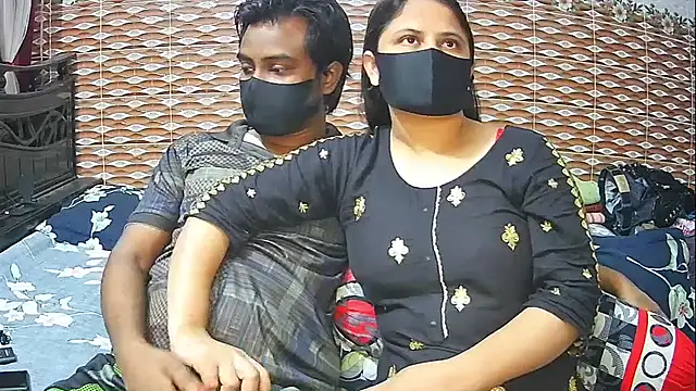 Hot Nila online show from April 9, 2026, 2:57 am