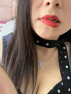 SSSniang- online show from May 8, 2026, 5:33 am