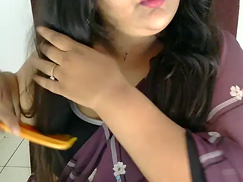 Jenny lovee online show from May 6, 2026, 9:46 am