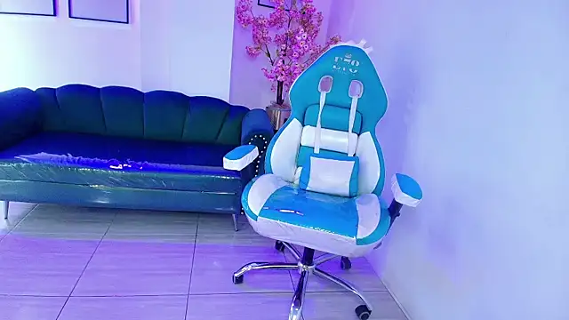 Arianna sweeet online show from April 30, 2026, 3:35 am