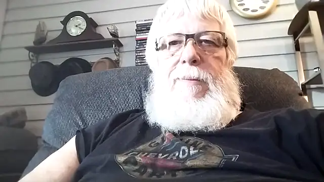 Snapshot of Futura_intx chatting on November 28, 2025, 8:20 pm Futura intx online show from November 28, 2025, 8:20 pm