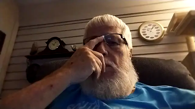 Snapshot of Futura_intx chatting on January 7, 2026, 4:06 am Futura intx online show from January 7, 2026, 4:06 am