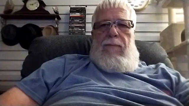 Snapshot of Futura_intx chatting on December 19, 2025, 3:10 am Futura intx online show from December 19, 2025, 3:10 am