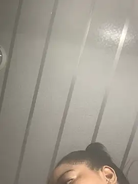 Snapshot of sexytinashe21 chatting on February 27, 2026, 7:35 pm sexytinashe21 online show from February 27, 2026, 7:35 pm