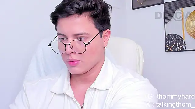 Snapshot of Thom_Ohtani chatting on January 9, 2025, 6:27 am Thom Ohtani online show from January 9, 2025, 6:27 am