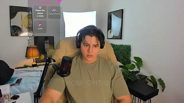 Snapshot of Thom_Ohtani chatting on April 3, 2026, 1:34 am Thom Ohtani online show from April 3, 2026, 1:34 am