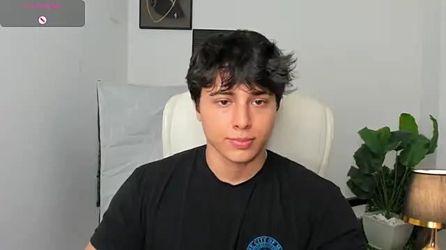 Snapshot of Thom_Ohtani chatting on March 2, 2025, 2:30 am Thom Ohtani online show from March 2, 2025, 2:30 am