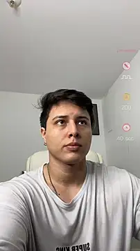 Snapshot of Thom_Ohtani chatting on January 9, 2025, 12:25 am Thom Ohtani online show from January 9, 2025, 12:25 am