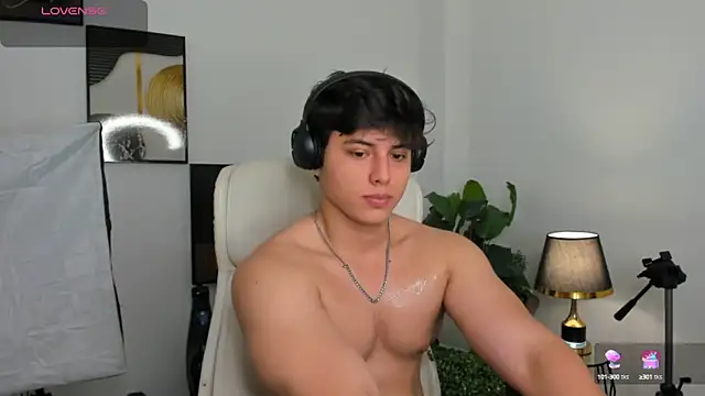 Snapshot of Thom_Ohtani chatting on March 7, 2025, 3:49 pm Thom Ohtani online show from March 7, 2025, 3:49 pm