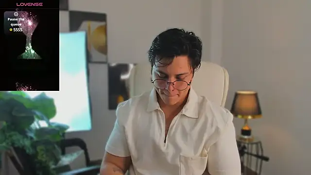 Snapshot of Thom_Ohtani chatting on February 24, 2025, 9:52 pm Thom Ohtani online show from February 24, 2025, 9:52 pm