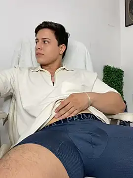 Snapshot of Thom_Ohtani chatting on January 12, 2025, 4:52 am Thom Ohtani online show from January 12, 2025, 4:52 am