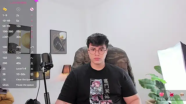 Snapshot of Thom_Ohtani chatting on September 9, 2025, 1:49 am Thom Ohtani online show from September 9, 2025, 1:49 am