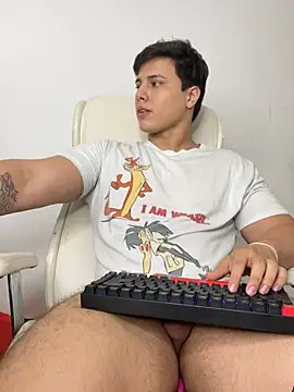 Snapshot of Thom_Ohtani chatting on January 17, 2025, 7:41 am Thom Ohtani online show from January 17, 2025, 7:41 am