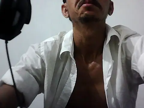 MagrinhoSaradoo online show from December 14, 2025, 9:04 am