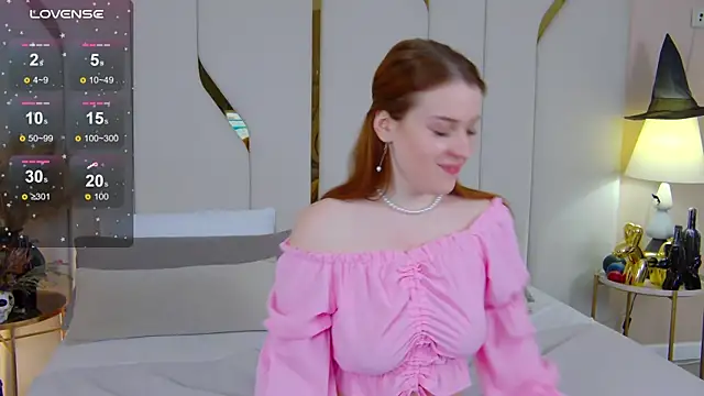 EllieGarson online show from November 4, 2025, 5:28 pm