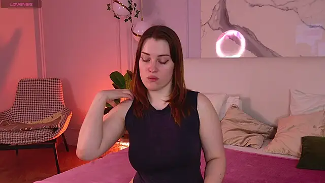 EllieGarson online show from May 6, 2026, 5:06 pm