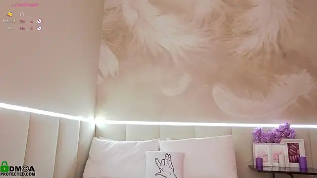 Rina Red online show from March 6, 2025, 1:48 am