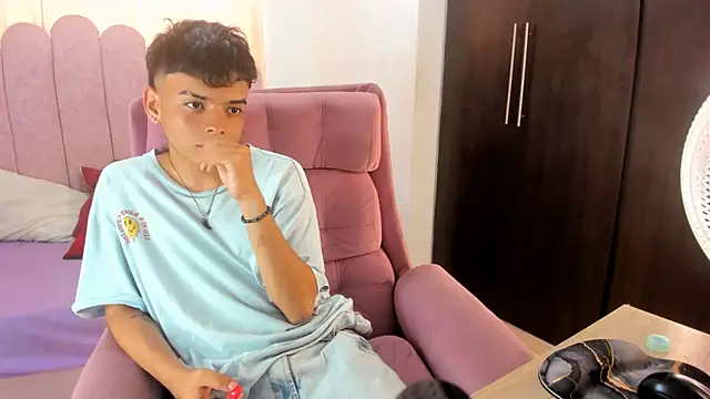 angelyoung18 online show from March 12, 2025, 7:36 pm