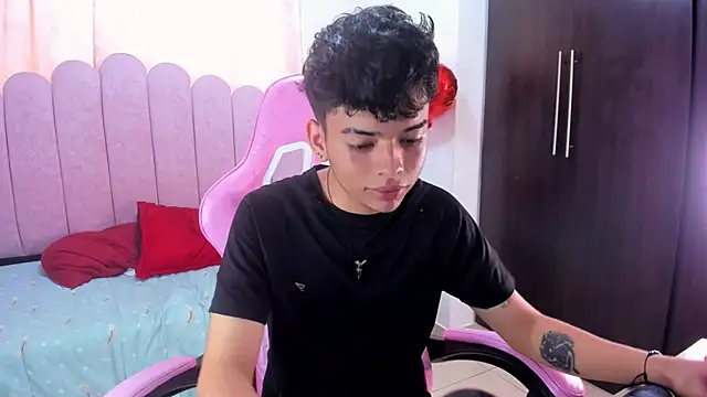 angelyoung18 online show from March 6, 2025, 7:43 pm