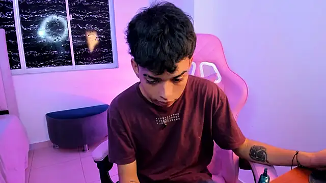 angelyoung18 online show from March 1, 2025, 6:43 pm