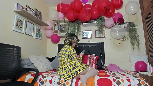 Blondandtattoofaced online show from February 17, 2025, 5:58 am