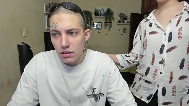 Blondandtattoofaced online show from February 11, 2025, 2:35 pm