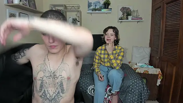 Blondandtattoofaced online show from February 27, 2025, 4:24 am