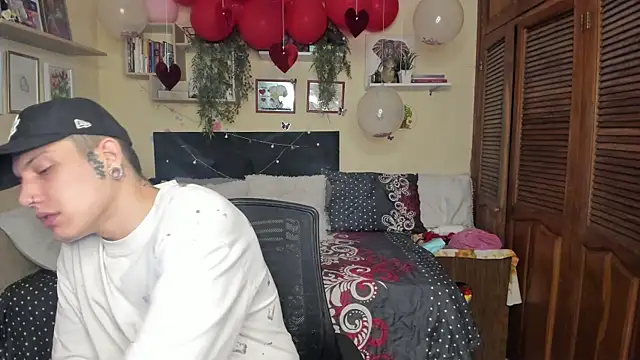 Blondandtattoofaced online show from February 23, 2025, 3:24 am