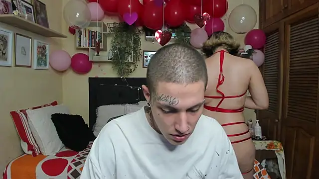 Blondandtattoofaced online show from February 16, 2025, 1:03 am