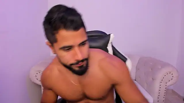 Santiago huntt online show from March 9, 2026, 8:23 pm