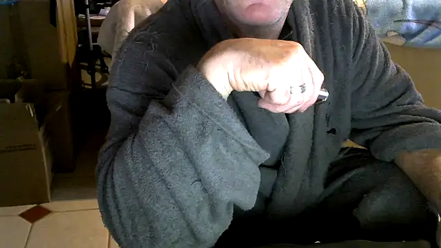 Snapshot of aigledauphin chatting on October 2, 2025, 8:18 am aigledauphin online show from October 2, 2025, 8:18 am